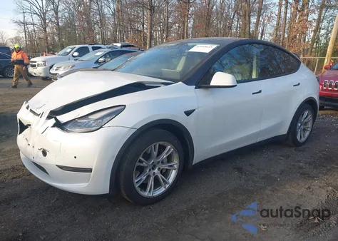 2021 Tesla Model Y Long Range Dual Motor All-Wheel Drive z USA, uszkodzony, nr VIN 5YJYGDEE1MF095069